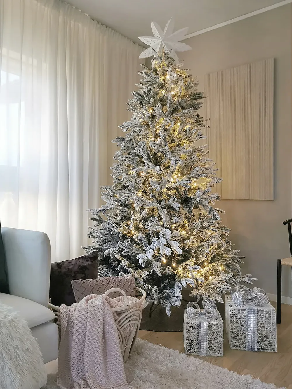 Árbol de Navidad Artificial Nevado BASSIE 210 cm Blanco Nevado - Vista 4