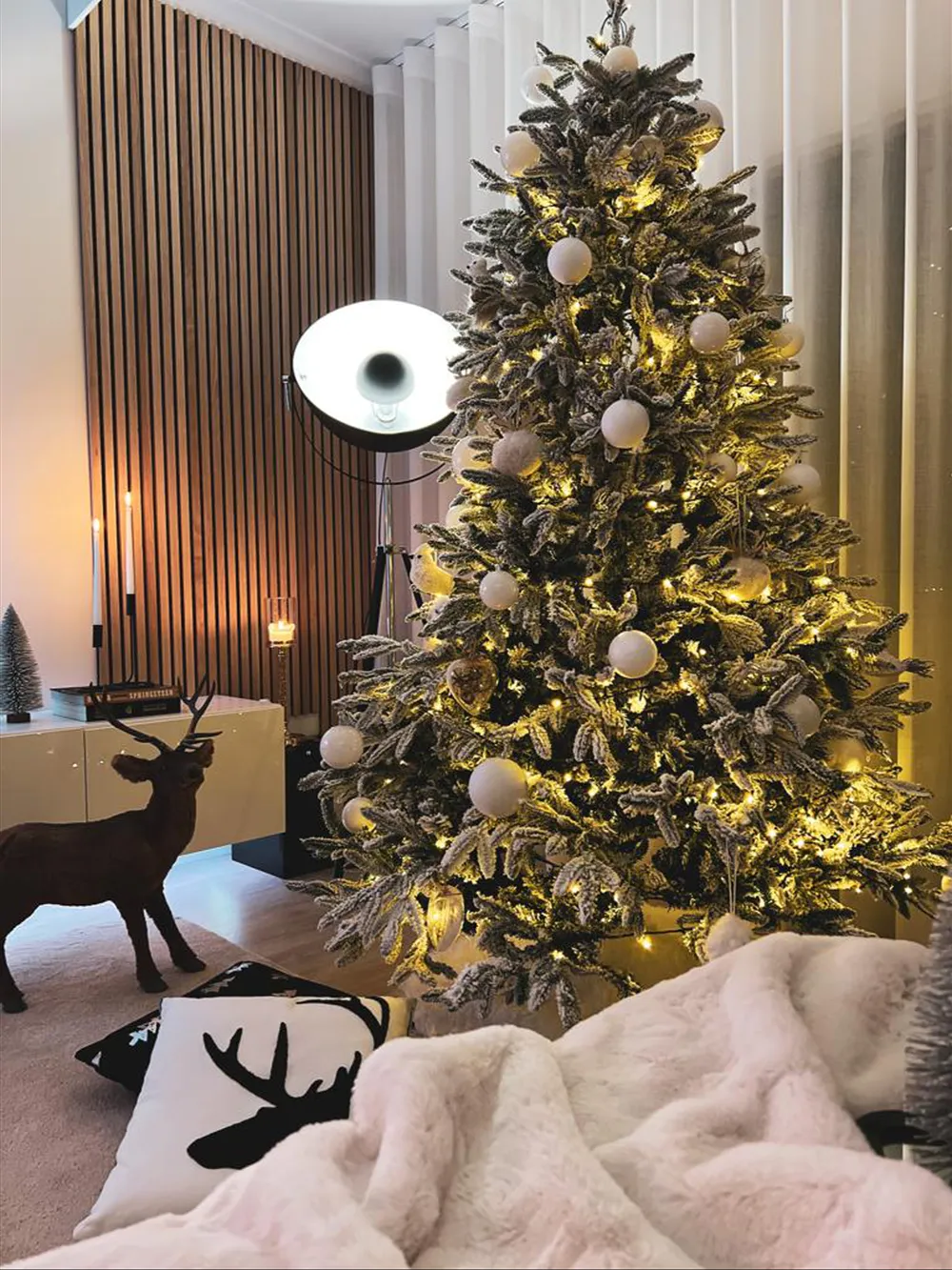 Árbol de Navidad Artificial Nevado BASSIE 210 cm Blanco Nevado - Vista 8